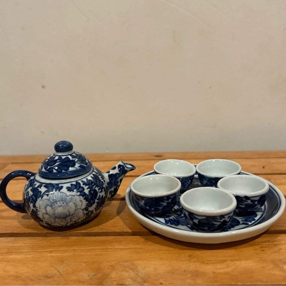 Vintage Miniature Blue and White Porcelain 8 Piece Flower Asian Tea Set